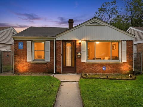 Photo of 13437 S Green Bay Avenue, Chicago, IL 60633 (MLS # 12734924)