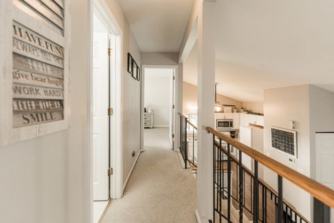 Tiny photo for 947 Aspen Drive, Lombard, IL 60148 (MLS # 12505058)