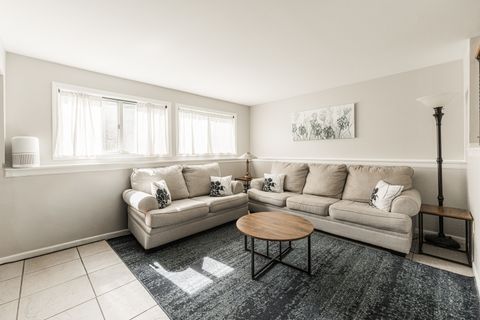 Tiny photo for 947 Aspen Drive, Lombard, IL 60148 (MLS # 12505058)