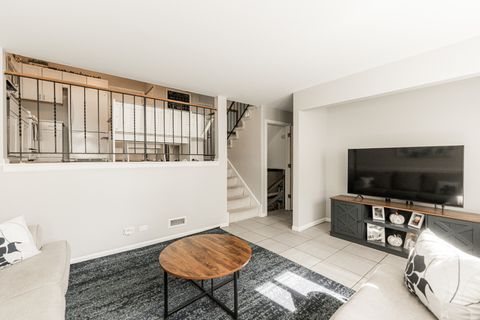 Tiny photo for 947 Aspen Drive, Lombard, IL 60148 (MLS # 12505058)