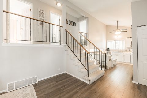 Tiny photo for 947 Aspen Drive, Lombard, IL 60148 (MLS # 12505058)