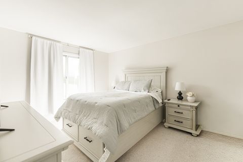 Tiny photo for 947 Aspen Drive, Lombard, IL 60148 (MLS # 12505058)