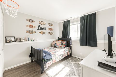 Tiny photo for 947 Aspen Drive, Lombard, IL 60148 (MLS # 12505058)