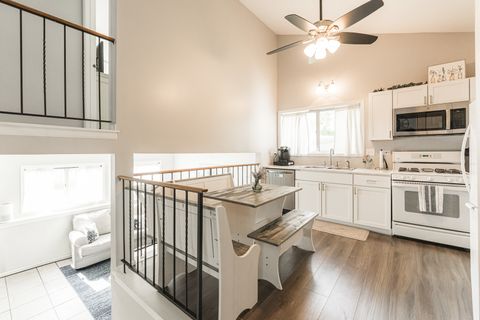 Tiny photo for 947 Aspen Drive, Lombard, IL 60148 (MLS # 12505058)