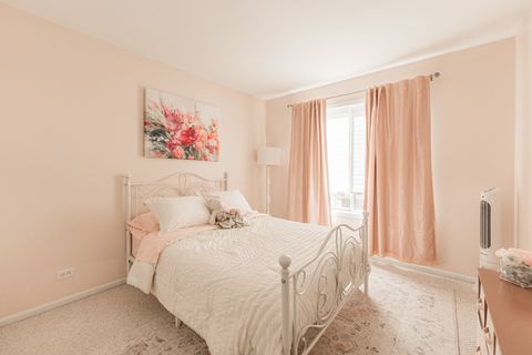 Tiny photo for 947 Aspen Drive, Lombard, IL 60148 (MLS # 12505058)