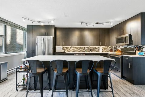 Tiny photo for 3110 N Sheridan Road #905, Chicago, IL 60657 (MLS # 12465907)