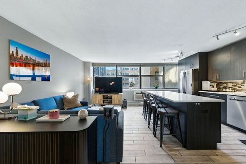 Tiny photo for 3110 N Sheridan Road #905, Chicago, IL 60657 (MLS # 12465907)