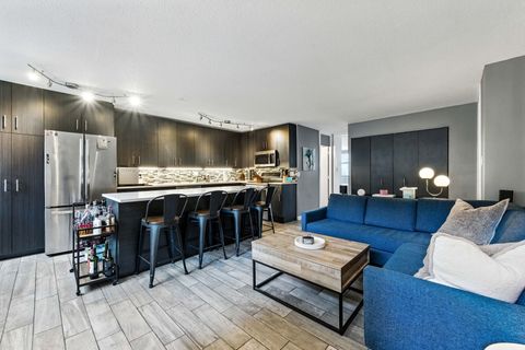 Tiny photo for 3110 N Sheridan Road #905, Chicago, IL 60657 (MLS # 12465907)