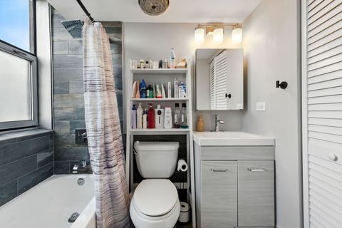 Tiny photo for 3110 N Sheridan Road #905, Chicago, IL 60657 (MLS # 12465907)
