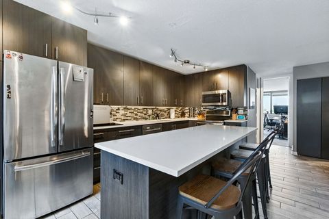 Tiny photo for 3110 N Sheridan Road #905, Chicago, IL 60657 (MLS # 12465907)