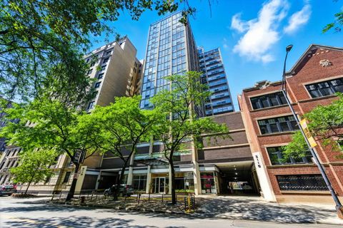 Photo of 3110 N Sheridan Road #905, Chicago, IL 60657 (MLS # 12465907)