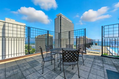 Tiny photo for 3110 N Sheridan Road #905, Chicago, IL 60657 (MLS # 12465907)