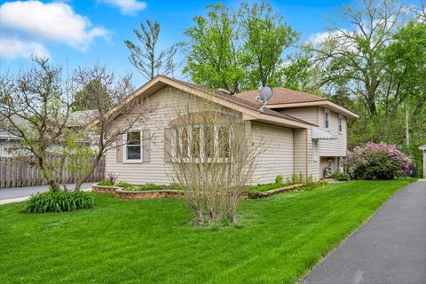 Tiny photo for 4020 N Adams Street, Westmont, IL 60559 (MLS # 12630414)