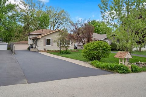 Photo of 4020 N Adams Street, Westmont, IL 60559 (MLS # 12630414)