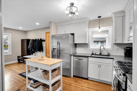 Tiny photo for 4020 N Adams Street, Westmont, IL 60559 (MLS # 12630414)