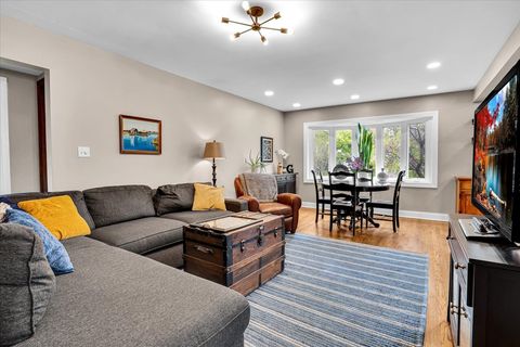 Tiny photo for 4020 N Adams Street, Westmont, IL 60559 (MLS # 12630414)