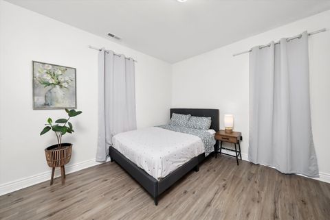 Tiny photo for 5850 S INDIANA Avenue, Chicago, IL 60637 (MLS # 12595985)