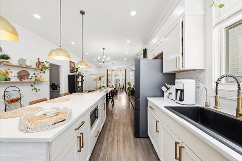 Tiny photo for 5850 S INDIANA Avenue, Chicago, IL 60637 (MLS # 12595985)