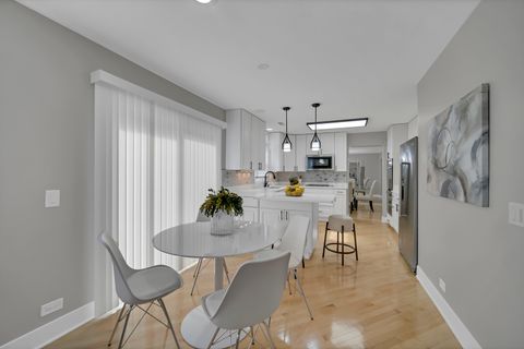 Tiny photo for 5 Wakefield Lane, Buffalo Grove, IL 60089 (MLS # 12610233)