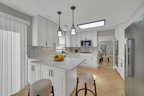 Tiny photo for 5 Wakefield Lane, Buffalo Grove, IL 60089 (MLS # 12610233)