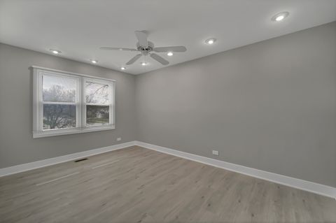 Tiny photo for 5 Wakefield Lane, Buffalo Grove, IL 60089 (MLS # 12610233)