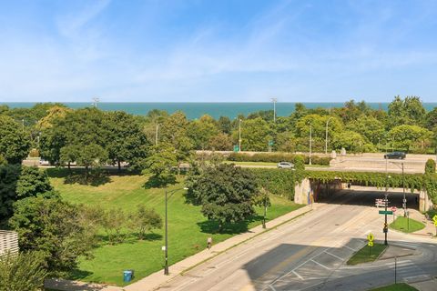 Tiny photo for 5555 N SHERIDAN Road #1811, Chicago, IL 60640 (MLS # 12611904)