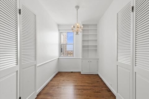 Tiny photo for 5555 N SHERIDAN Road #1811, Chicago, IL 60640 (MLS # 12611904)