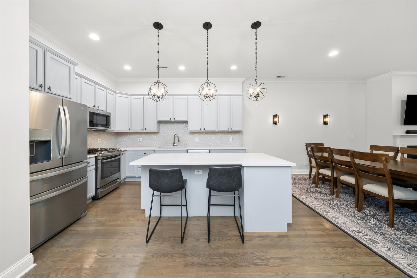 2846 N Southport Avenue 2N