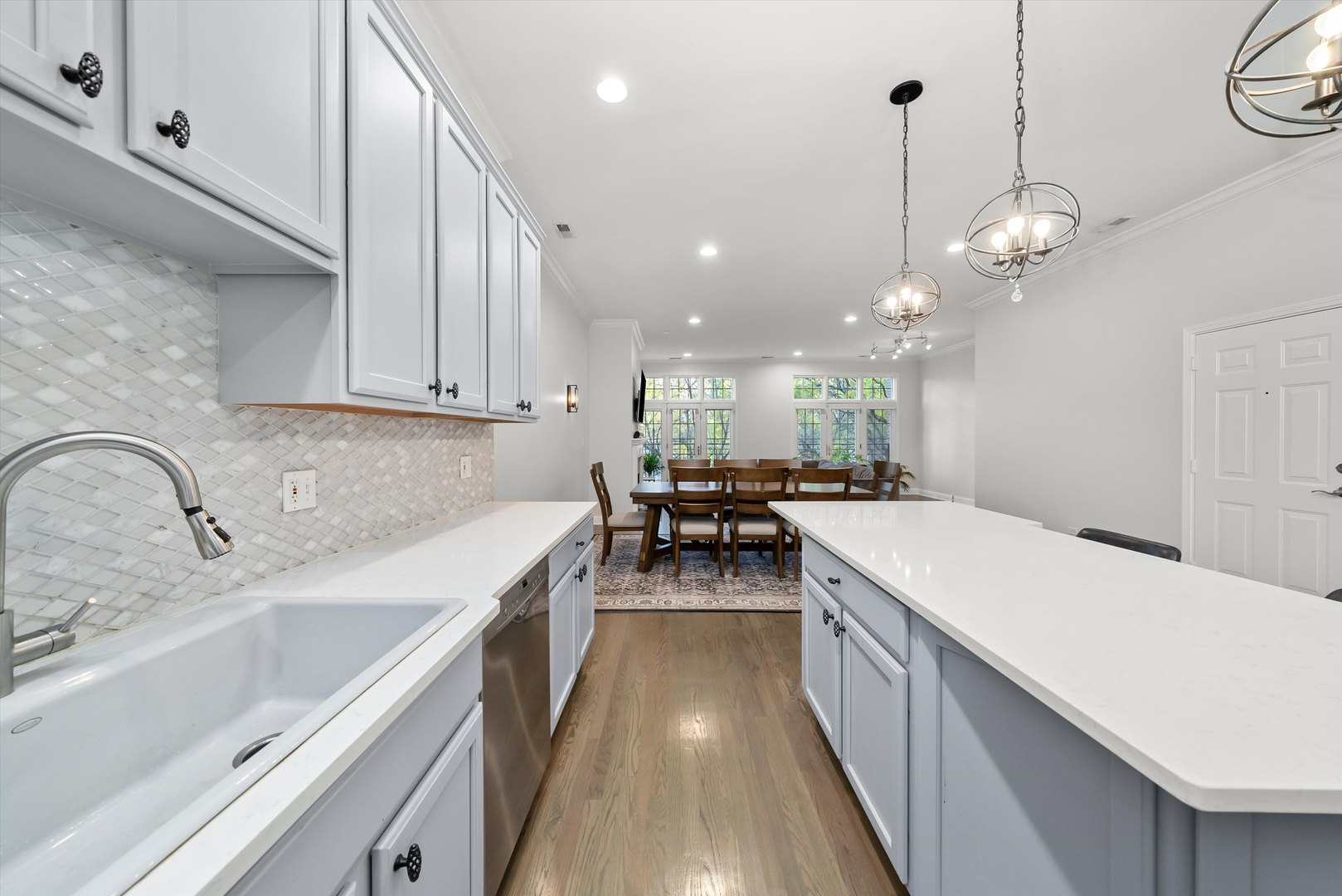 2846 N Southport Avenue 2N