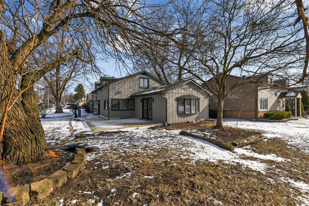 5016 Oak Center Drive