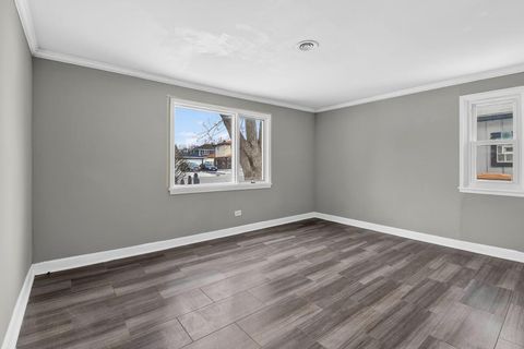 Tiny photo for 5016 Oak Center Drive, Oak Lawn, IL 60453 (MLS # 12541250)