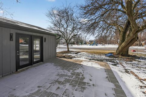 Tiny photo for 5016 Oak Center Drive, Oak Lawn, IL 60453 (MLS # 12541250)