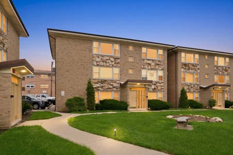 Tiny photo for 3170 W Meadow Lane #23, Merrionette Park, IL 60803 (MLS # 12731338)