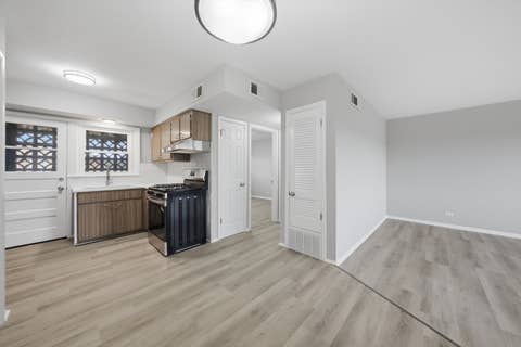 Tiny photo for 3170 W Meadow Lane #23, Merrionette Park, IL 60803 (MLS # 12731338)