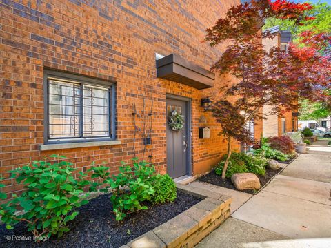 2133 N Magnolia Avenue B Chicago IL 60614