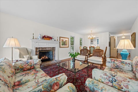 Tiny photo for 12 The Court Of Lagoon View VW, Northbrook, IL 60062 (MLS # 12756627)