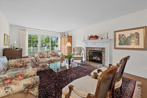 Tiny photo for 12 The Court Of Lagoon View VW, Northbrook, IL 60062 (MLS # 12756627)