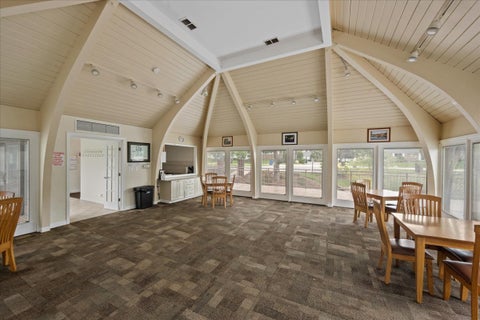 Tiny photo for 12 The Court Of Lagoon View VW, Northbrook, IL 60062 (MLS # 12756627)