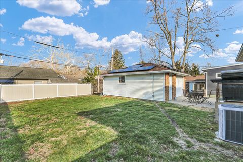 Tiny photo for 317 S Draper Avenue, Champaign, IL 61821 (MLS # 12592079)