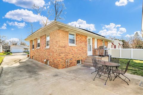 Tiny photo for 317 S Draper Avenue, Champaign, IL 61821 (MLS # 12592079)