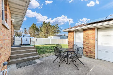 Tiny photo for 317 S Draper Avenue, Champaign, IL 61821 (MLS # 12592079)