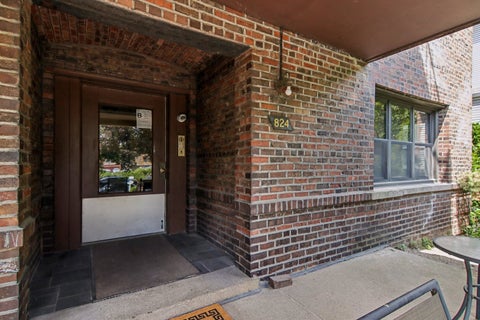 Tiny photo for 824 Hinman Avenue #1N, Evanston, IL 60202 (MLS # 12716929)