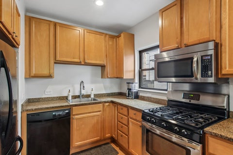 Tiny photo for 824 Hinman Avenue #1N, Evanston, IL 60202 (MLS # 12716929)