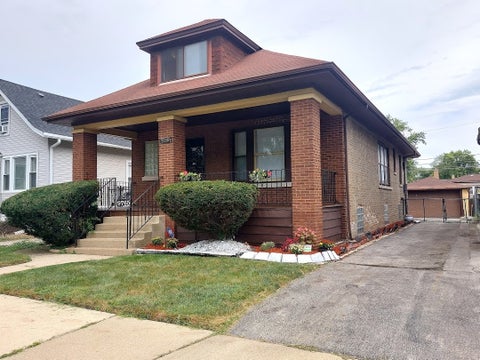 Tiny photo for 9765 S Winston Avenue, Chicago, IL 60643 (MLS # 12757735)