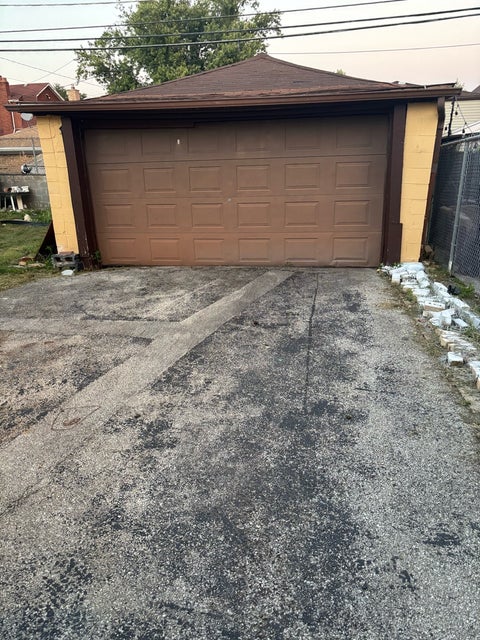 Tiny photo for 9765 S Winston Avenue, Chicago, IL 60643 (MLS # 12757735)