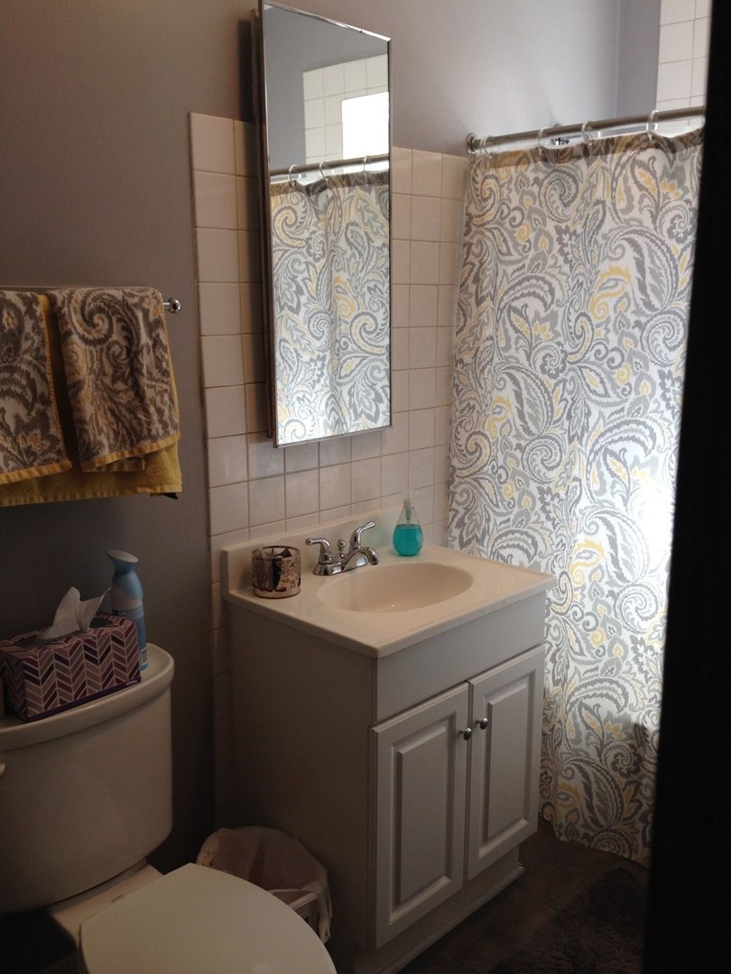 Chicago, Illinois 60657, United States, 2 Bedrooms Bedrooms, ,1 BathroomBathrooms,Residential,Active,175991