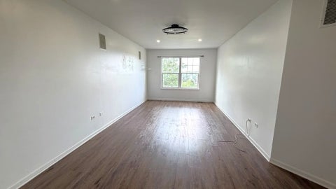 Tiny photo for 3333 Stratford Court #3F, Lake Bluff, IL 60044 (MLS # 12713399)