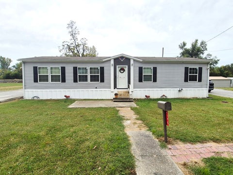Photo of 2175 Grand Avenue, Eldorado, IL 62930 (MLS # 12782447)