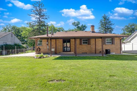 Tiny photo for 425 Douglas Street, Oswego, IL 60543 (MLS # 12647475)