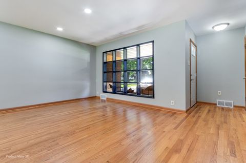 Tiny photo for 425 Douglas Street, Oswego, IL 60543 (MLS # 12647475)